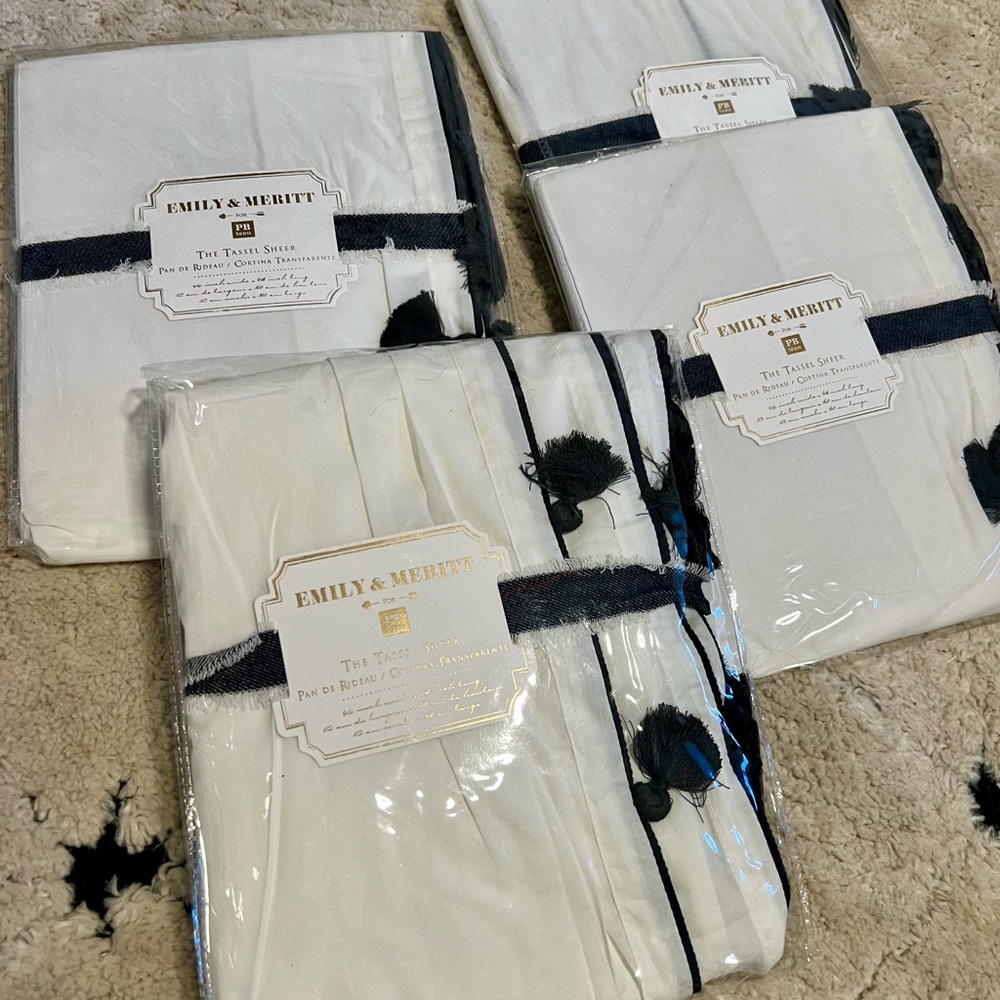 White and Black Bedding Set